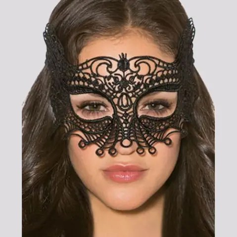 Imagen Antifaz negro calado Queen 426
