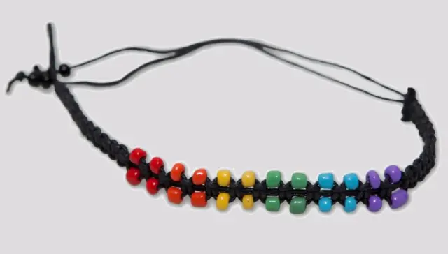 Imagen Pulsera bolitas madera LGTB