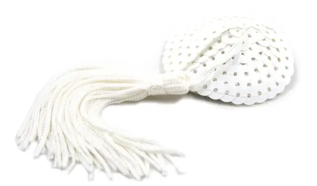 Imagen Cubre pezones blancos lentejuelas flecos Latetobed 2